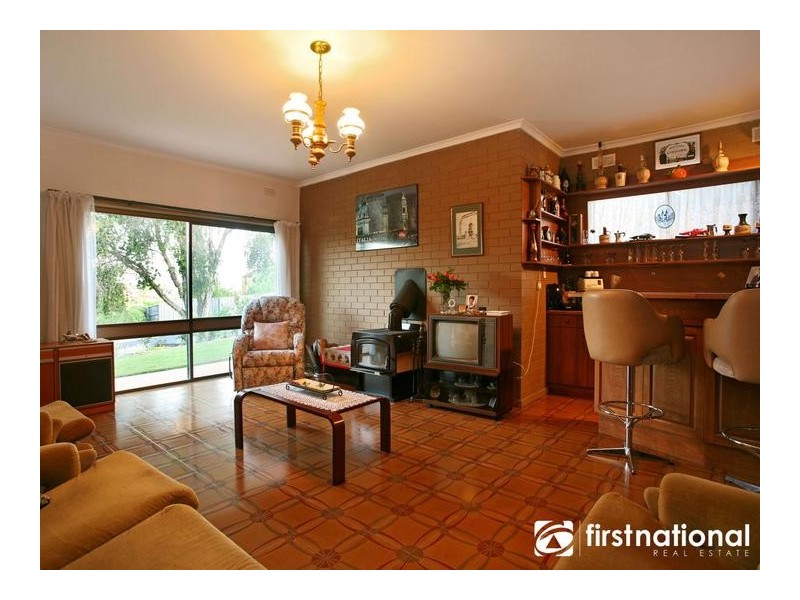 33 Outlook Drive, Berwick VIC 3806