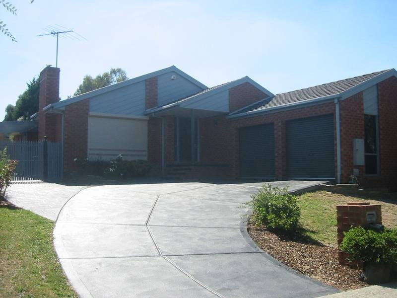 66 Lake View Drive, Narre Warren South VIC 3805