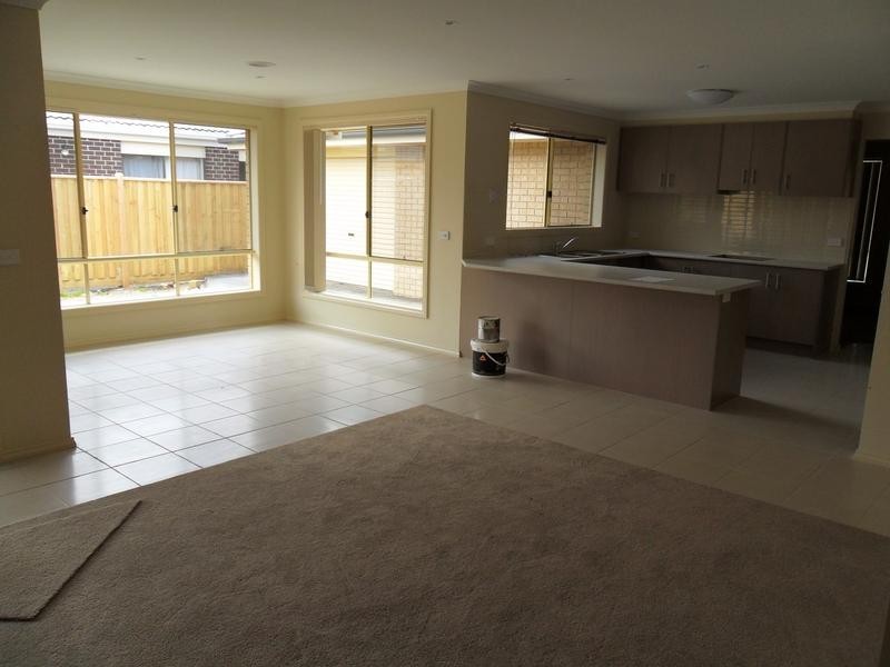 45 Bushranger Boulevard, Cranbourne East VIC 3977