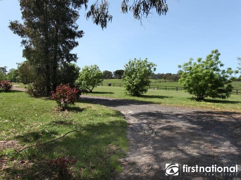 225 Split Rock Rd, Beaconsfield Upper VIC 3808