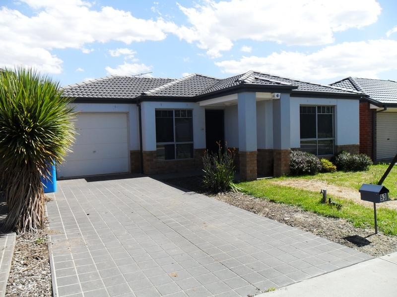 53 Melzak Way, Berwick VIC 3806