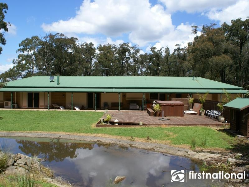 4 Brentwood Cls, Dewhurst VIC 3808