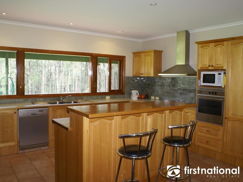 4 Brentwood Cls, Dewhurst VIC 3808