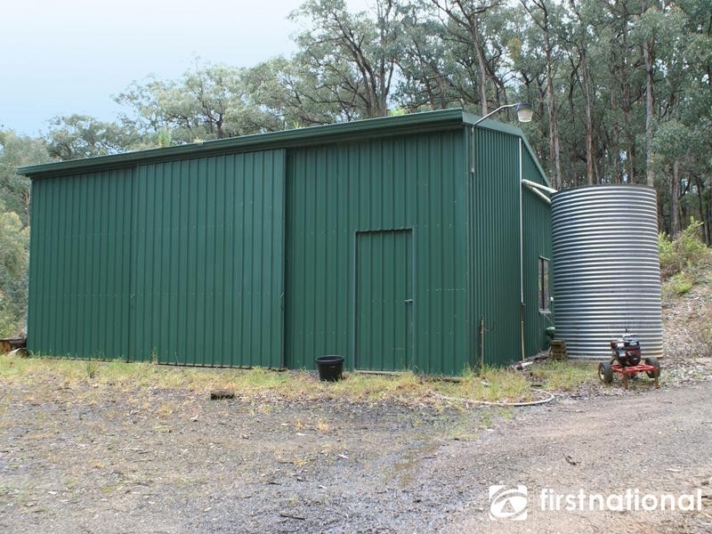 4 Brentwood Cls, Dewhurst VIC 3808