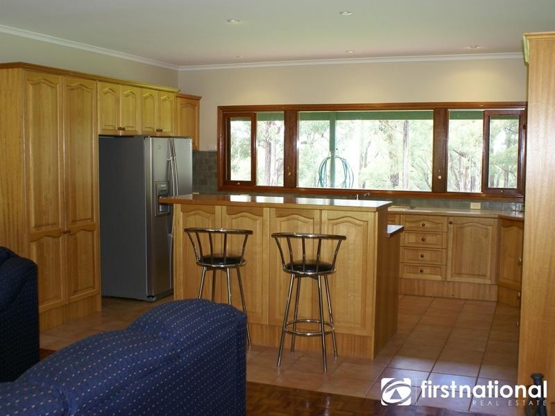 4 Brentwood Cls, Dewhurst VIC 3808