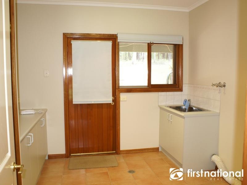 4 Brentwood Cls, Dewhurst VIC 3808