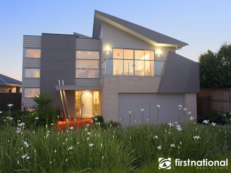 15 Chase Boulevard, Berwick VIC 3806