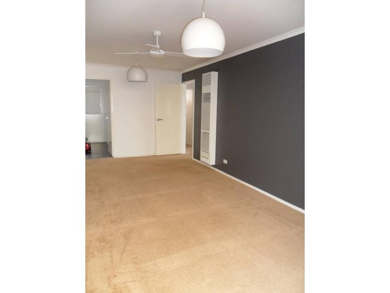 1 Lodge Crescent, Berwick VIC 3806