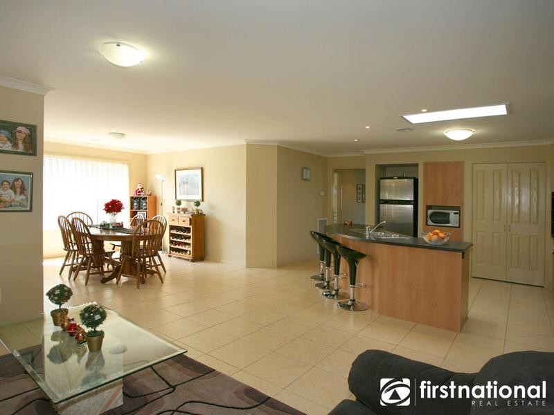 36 Meadowlands Way, Berwick VIC 3806