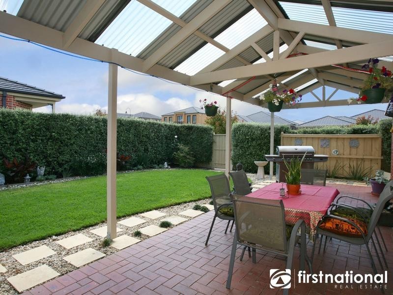 36 Meadowlands Way, Berwick VIC 3806