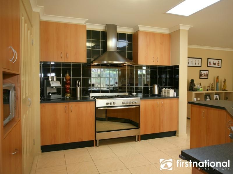 36 Meadowlands Way, Berwick VIC 3806