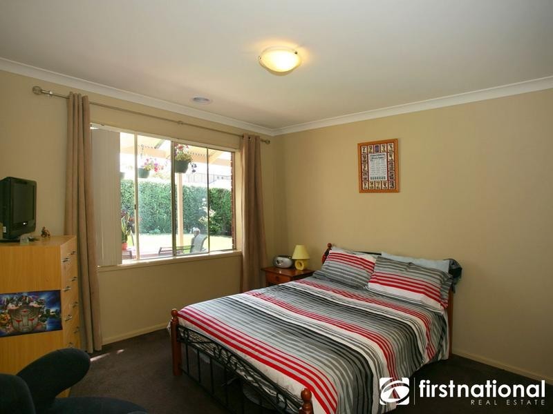 36 Meadowlands Way, Berwick VIC 3806