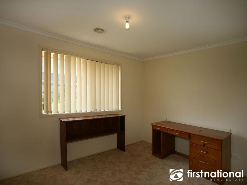 10 Raneen Place, Berwick VIC 3806