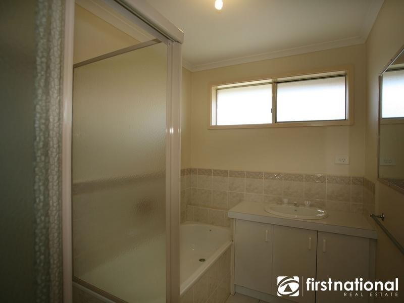 10 Raneen Place, Berwick VIC 3806