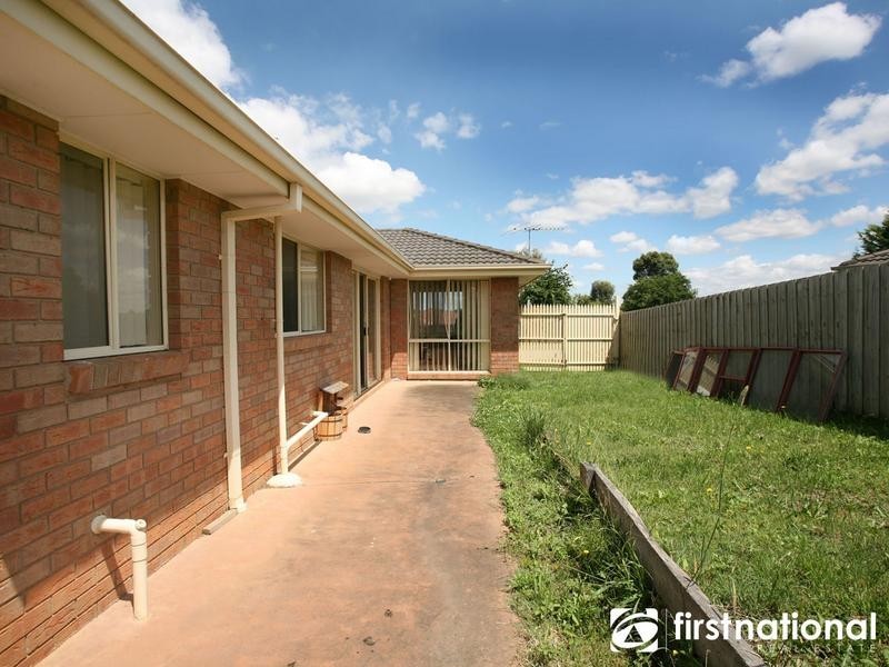10 Raneen Place, Berwick VIC 3806