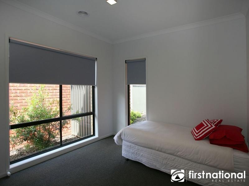 12 Downing Square, Pakenham VIC 3810