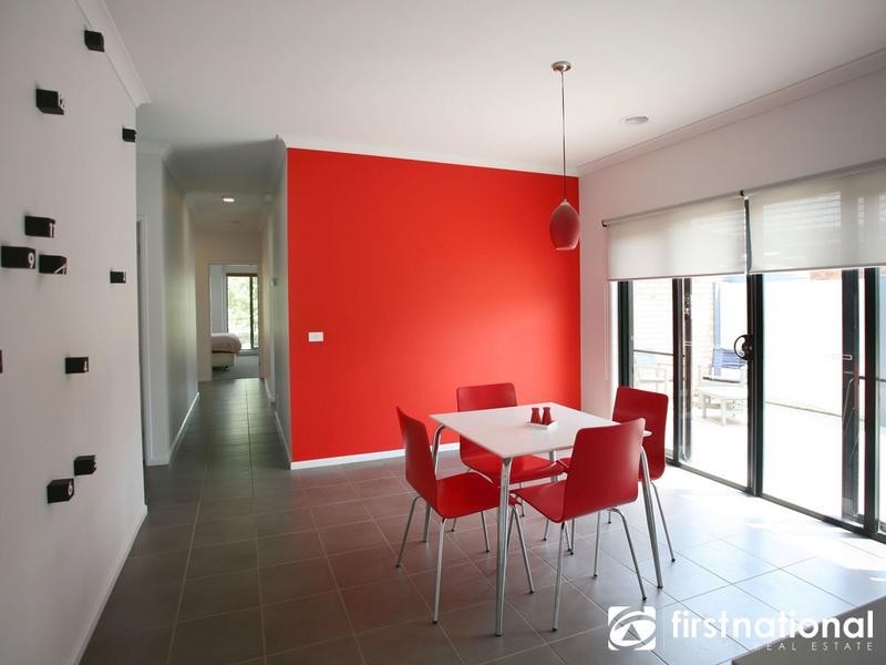 12 Downing Square, Pakenham VIC 3810
