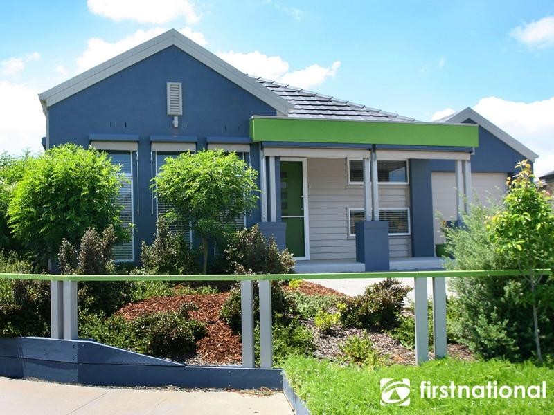14 Downing Square, Pakenham VIC 3810
