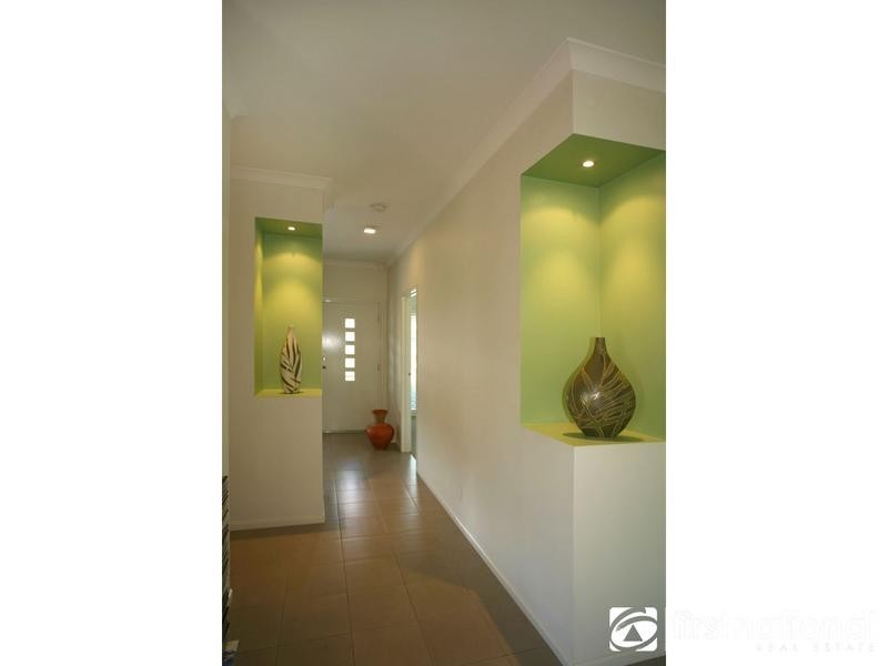 14 Downing Square, Pakenham VIC 3810