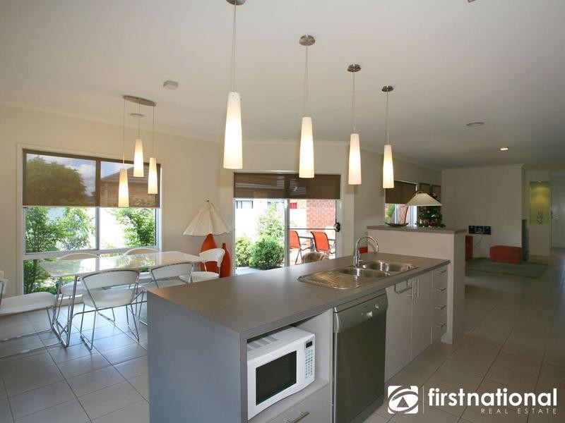 14 Downing Square, Pakenham VIC 3810