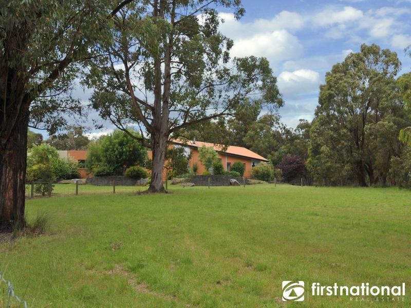 102 Blumm Rd, Belgrave South VIC 3160