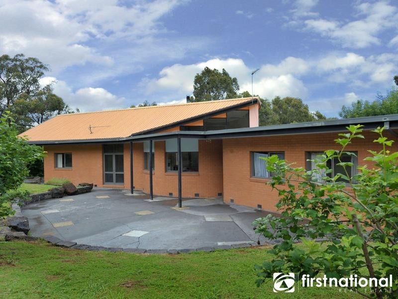 102 Blumm Rd, Belgrave South VIC 3160