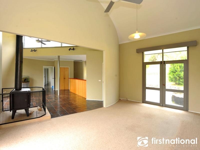 102 Blumm Rd, Belgrave South VIC 3160