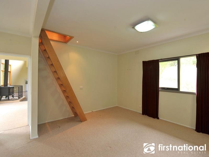 102 Blumm Rd, Belgrave South VIC 3160