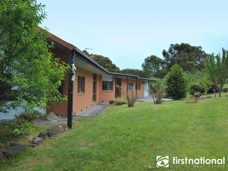 102 Blumm Rd, Belgrave South VIC 3160