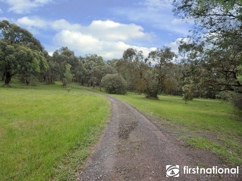 102 Blumm Rd, Belgrave South VIC 3160