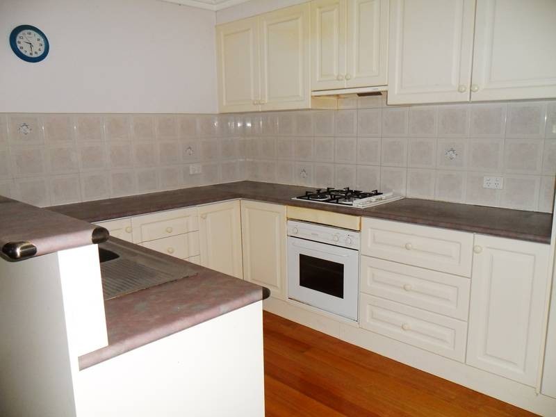 2/74 Lodge Crescent, Berwick VIC 3806