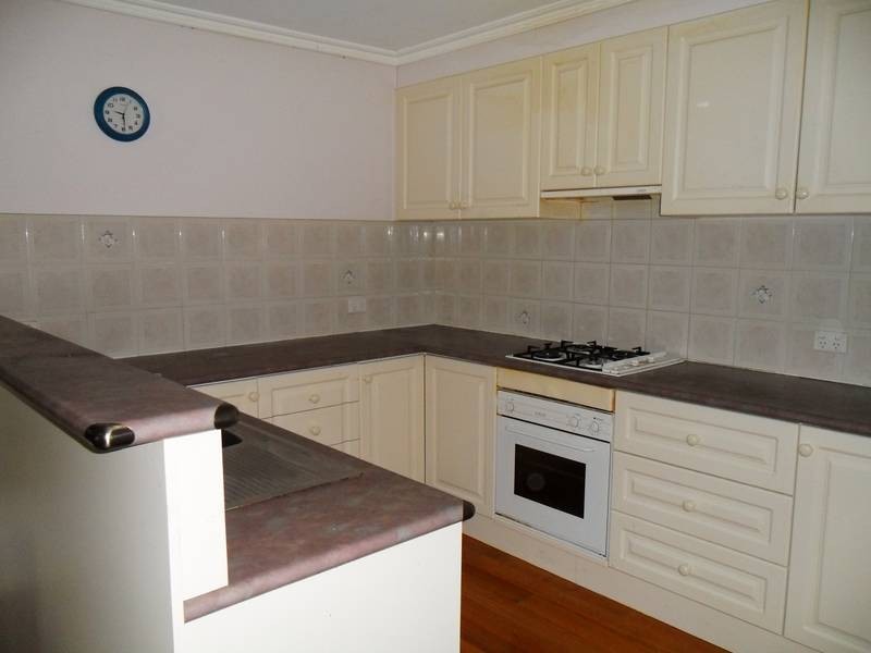 2/74 Lodge Crescent, Berwick VIC 3806