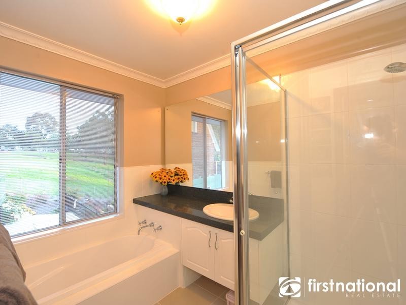 12 Inglis Road, Berwick VIC 3806