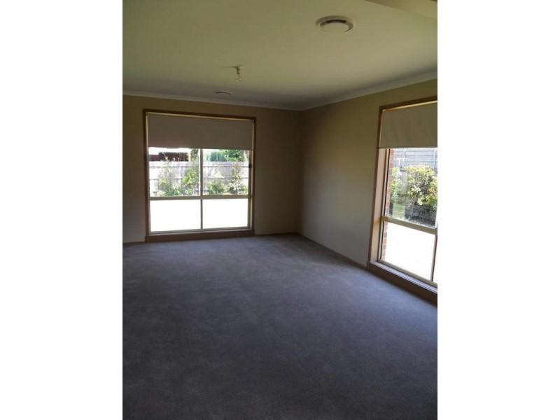 15 Euroa Avenue, Berwick VIC 3806