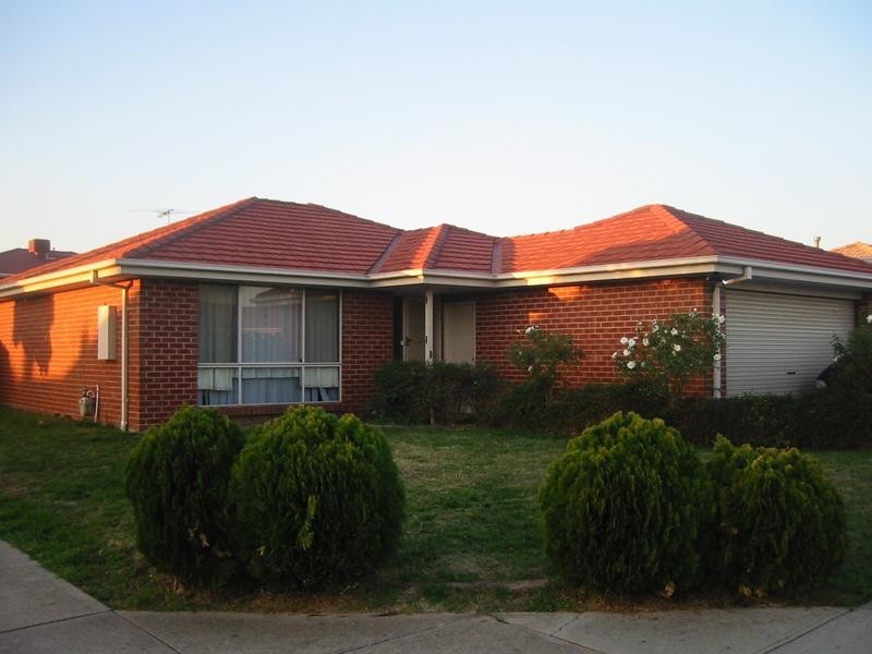 2 Tomasetti Crescent, Narre Warren VIC 3805
