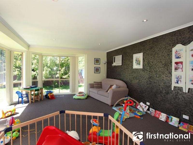 11 Milparinka Way, Berwick VIC 3806