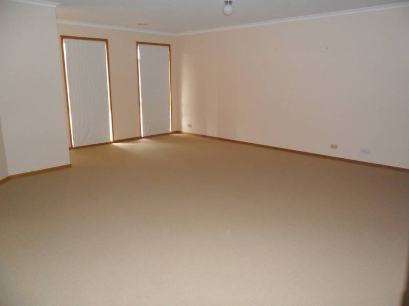 12 Waverley Close, Narre Warren VIC 3805