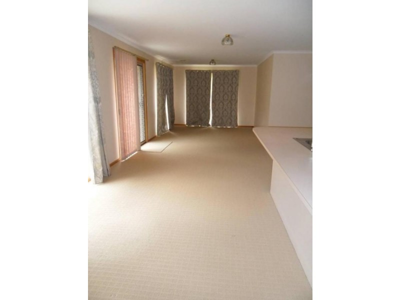 12 Waverley Close, Narre Warren VIC 3805