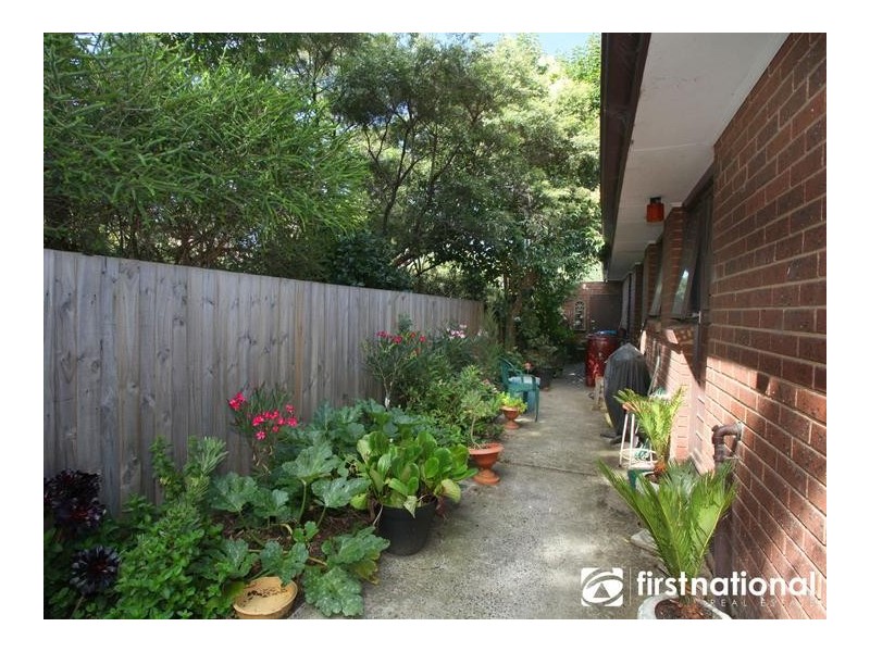 2/31 Peel Street, Berwick VIC 3806