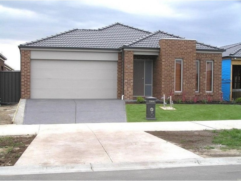 77 Sable Drive, Cranbourne North VIC 3977