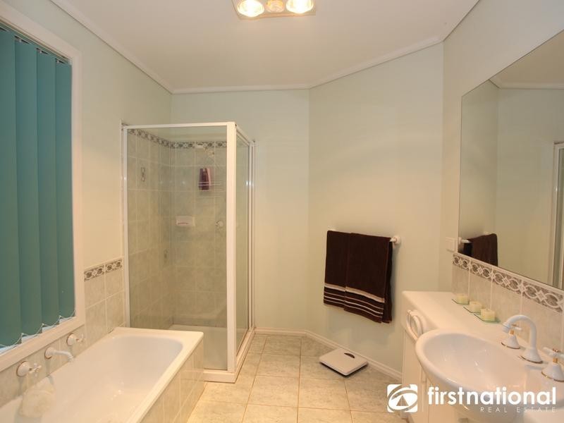 27 John Fisher Drive, Berwick VIC 3806