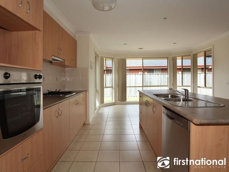 5 St Vincent Place, Berwick VIC 3806