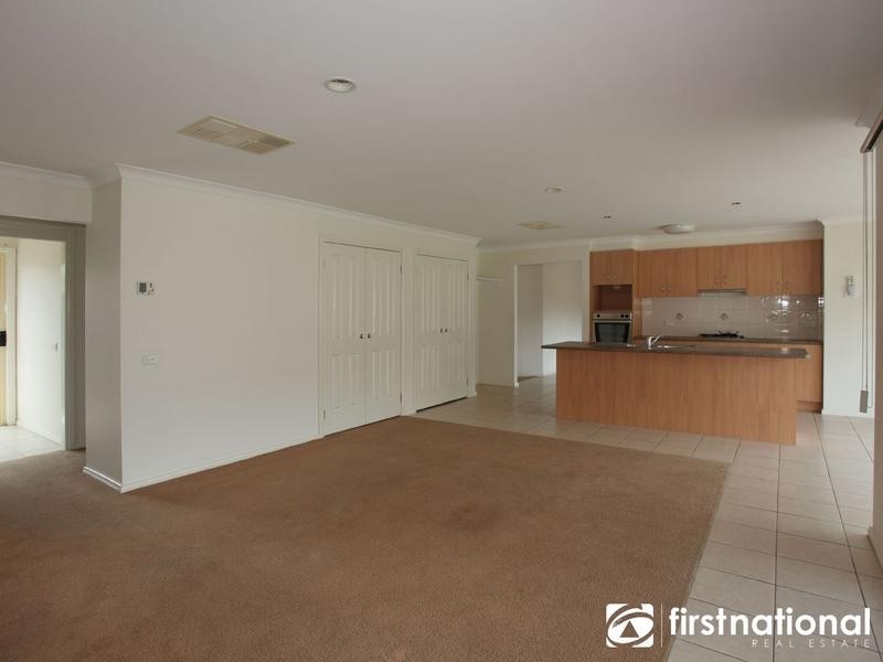 5 St Vincent Place, Berwick VIC 3806