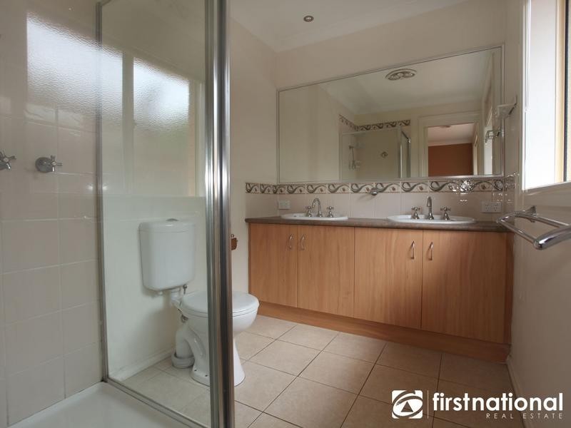 5 St Vincent Place, Berwick VIC 3806