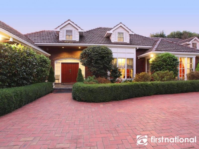 18 Casey Drive, Berwick VIC 3806