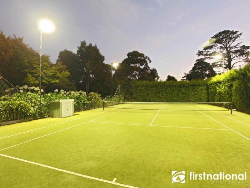 18 Casey Drive, Berwick VIC 3806