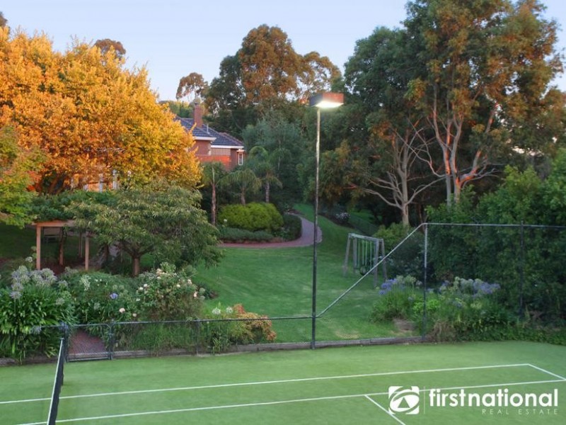 18 Casey Drive, Berwick VIC 3806