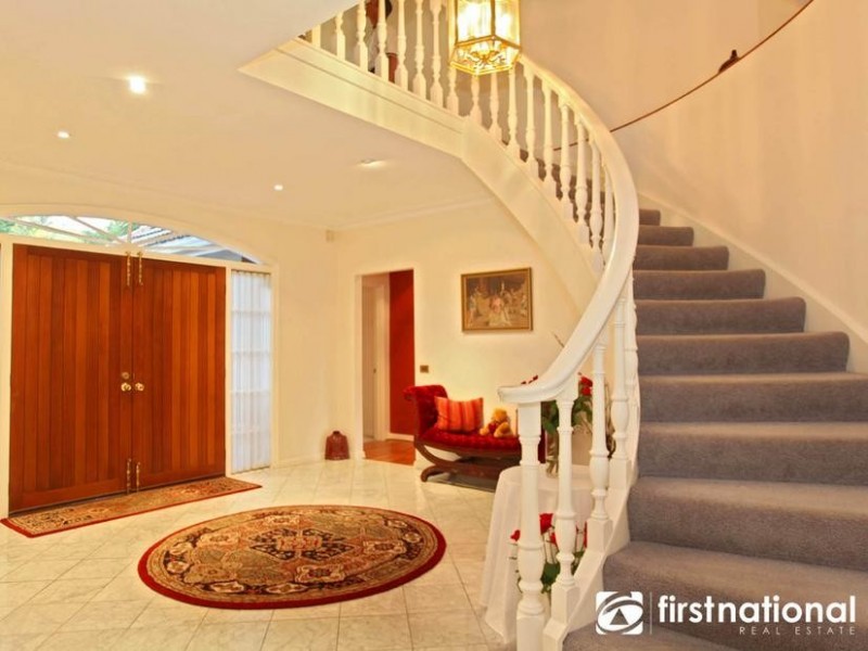 18 Casey Drive, Berwick VIC 3806