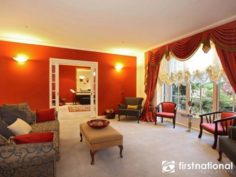 18 Casey Drive, Berwick VIC 3806