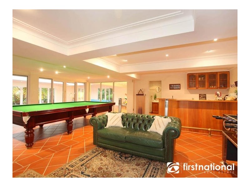 18 Casey Drive, Berwick VIC 3806